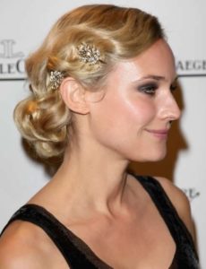 pin up holiday hairstyle ideas